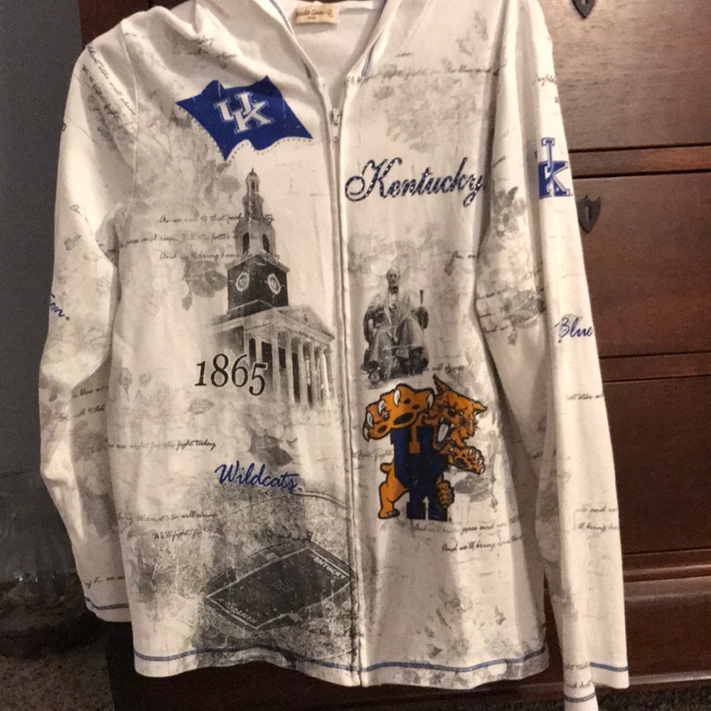 University of Kentucky (UK) zip up nodded jacket